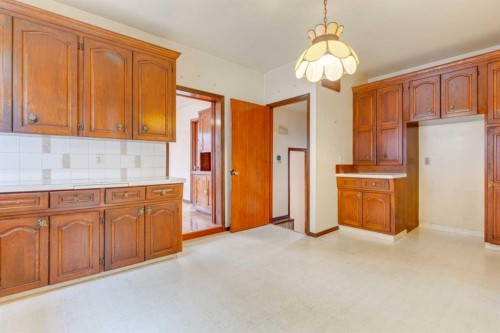 1747 2 Avenue Nw, Calgary, AB - Indoor