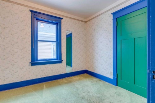 1747 2 Avenue Nw, Calgary, AB - Indoor Photo Showing Other Room