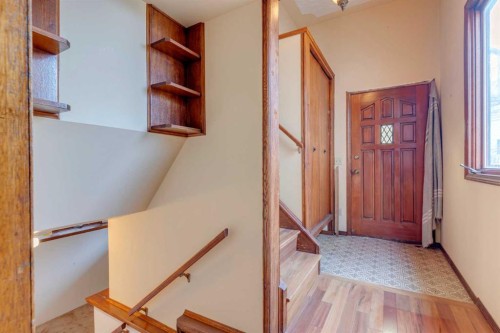 1747 2 Avenue Nw, Calgary, AB - Indoor Photo Showing Other Room