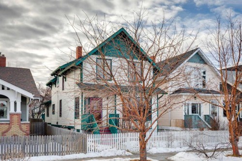 1747 2 Avenue Nw, Calgary, AB - Outdoor With Facade