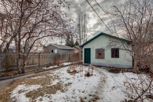 1747 2 Avenue Nw, Calgary, AB - Outdoor
