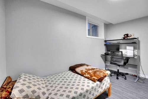 257 Saddlebrook Point Ne, Calgary, AB - Indoor Photo Showing Bedroom
