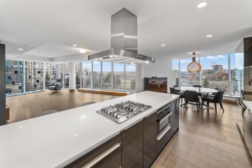 511-738 1 Avenue Sw, Calgary, AB - Indoor Photo Showing Kitchen With Upgraded Kitchen