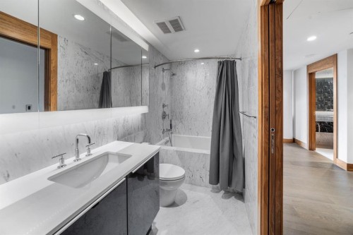 511-738 1 Avenue Sw, Calgary, AB - Indoor Photo Showing Bathroom