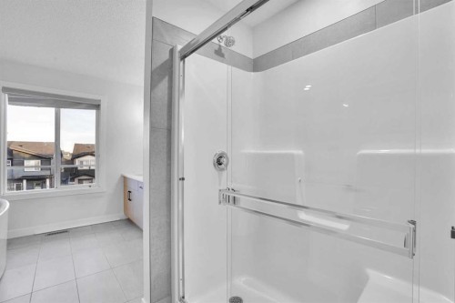 131 Lucas Boulevard, Calgary, AB - Indoor Photo Showing Bathroom
