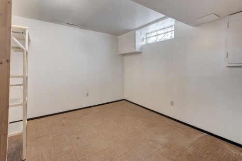 10211 5 Street Se, Calgary, AB - Indoor Photo Showing Other Room