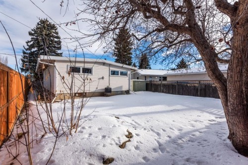 10211 5 Street Se, Calgary, AB - Outdoor