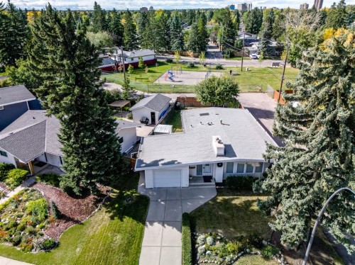 10211 5 Street Se, Calgary, AB - Outdoor