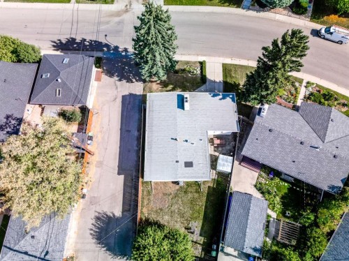 10211 5 Street Se, Calgary, AB - Outdoor