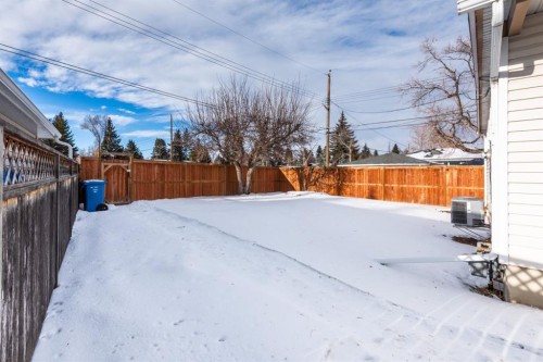 10211 5 Street Se, Calgary, AB - Outdoor