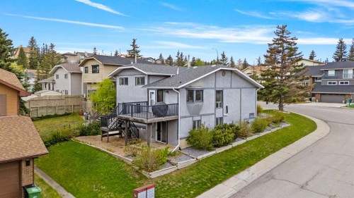 111 Edgebyne Crescent Nw, Calgary, AB - Outdoor