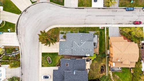 111 Edgebyne Crescent Nw, Calgary, AB - Outdoor