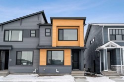 107 Royston Way NW Calgary, AB T3L 0M4