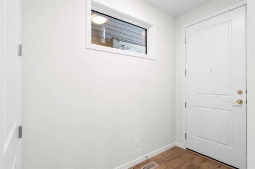 107 Royston Way Nw, Calgary, AB - Indoor Photo Showing Other Room