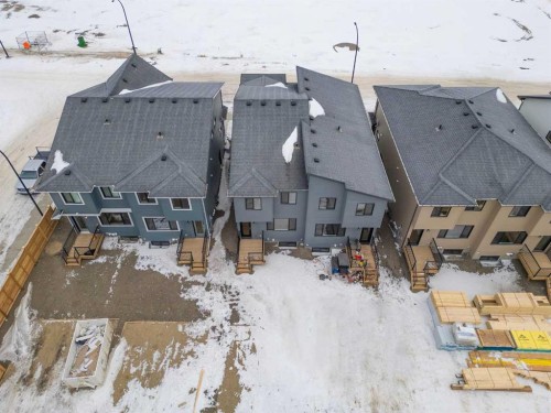 107 Royston Way Nw, Calgary, AB - Outdoor
