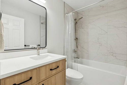 33 River Rock Crescent Se, Calgary, AB - Indoor Photo Showing Bathroom