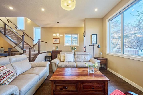 2817 23A Street Nw, Calgary, AB - Indoor Photo Showing Living Room