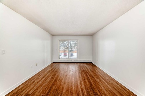 208-20 Dover Point Se, Calgary, AB - Indoor Photo Showing Other Room