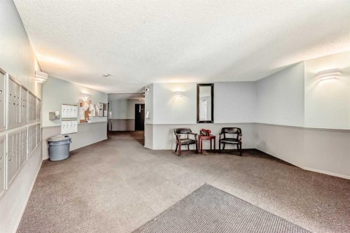 208-20 Dover Point Se, Calgary, AB - Indoor Photo Showing Other Room
