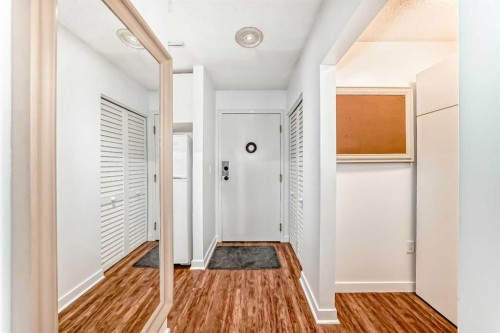 208-20 Dover Point Se, Calgary, AB - Indoor Photo Showing Other Room