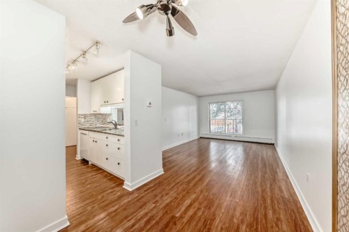 208-20 Dover Point Se, Calgary, AB - Indoor Photo Showing Other Room