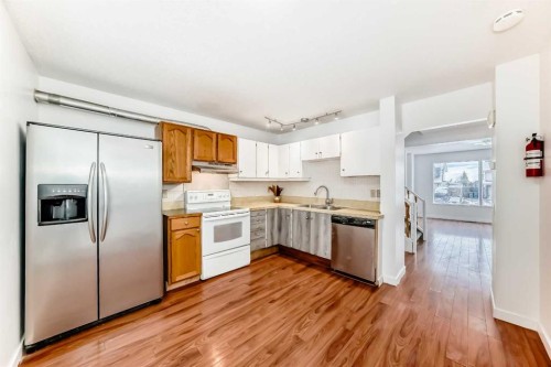 51A Fonda Green Se, Calgary, AB - Indoor Photo Showing Kitchen
