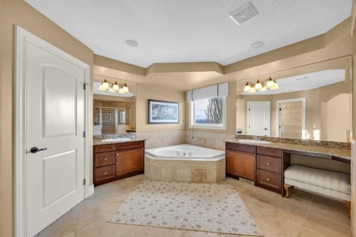 106 Cranleigh Terrace Se, Calgary, AB - Indoor Photo Showing Bathroom