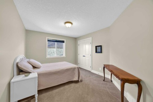 106 Cranleigh Terrace Se, Calgary, AB - Indoor Photo Showing Bedroom