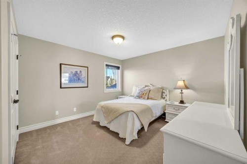 106 Cranleigh Terrace Se, Calgary, AB - Indoor Photo Showing Bedroom