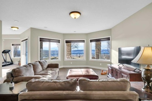 106 Cranleigh Terrace Se, Calgary, AB - Indoor Photo Showing Living Room