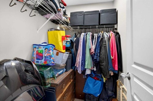 303 New Brighton Villas Se, Calgary, AB - Indoor With Storage