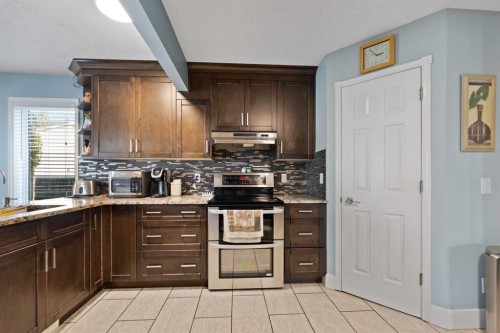 86 Coral Springs Close Ne, Calgary, AB - Indoor Photo Showing Kitchen