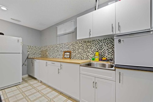 86 Coral Springs Close Ne, Calgary, AB - Indoor Photo Showing Kitchen