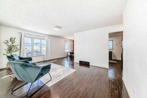 16 Bermondsey Crescent Nw, Calgary, AB - Indoor