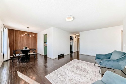 16 Bermondsey Crescent Nw, Calgary, AB - Indoor