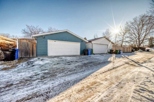 16 Bermondsey Crescent Nw, Calgary, AB - Outdoor