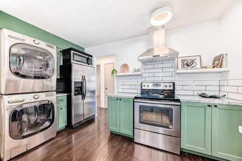 16 Bermondsey Crescent Nw, Calgary, AB - Indoor Photo Showing Laundry Room