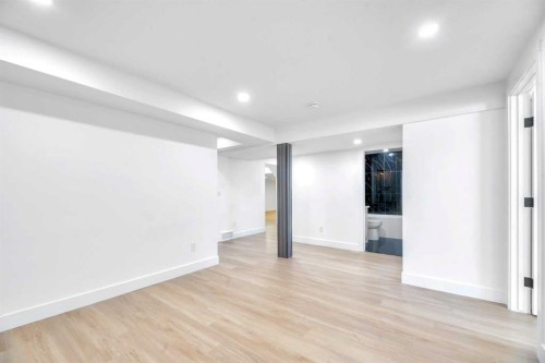 128 Cantrell Place Sw, Calgary, AB - Indoor Photo Showing Other Room