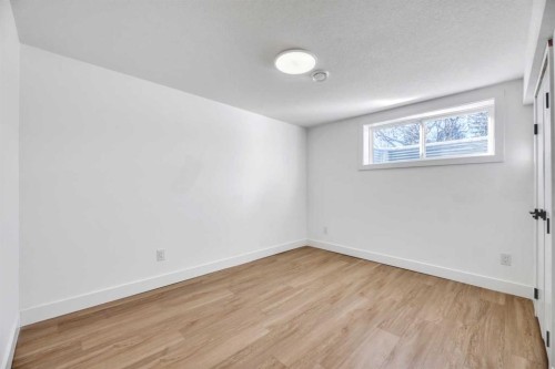 128 Cantrell Place Sw, Calgary, AB - Indoor Photo Showing Other Room