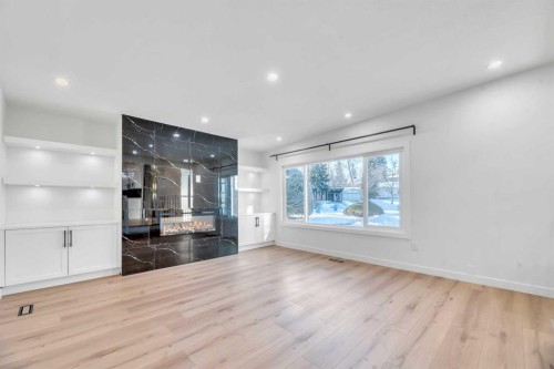 128 Cantrell Place Sw, Calgary, AB - Indoor Photo Showing Other Room