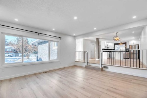 128 Cantrell Place Sw, Calgary, AB - Indoor Photo Showing Other Room