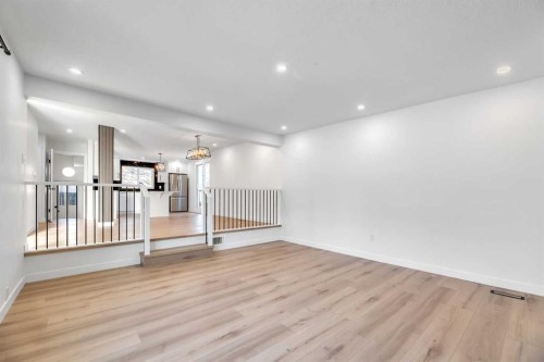 128 Cantrell Place Sw, Calgary, AB - Indoor Photo Showing Other Room