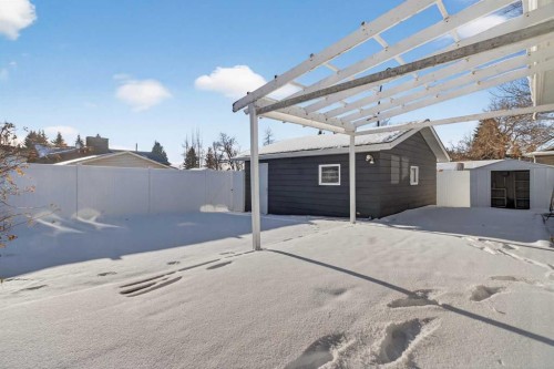 33 Sunhurst Crescent Se, Calgary, AB - Outdoor