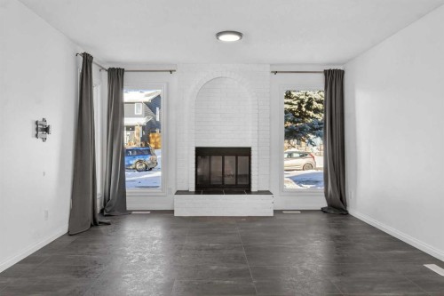 33 Sunhurst Crescent Se, Calgary, AB - Indoor