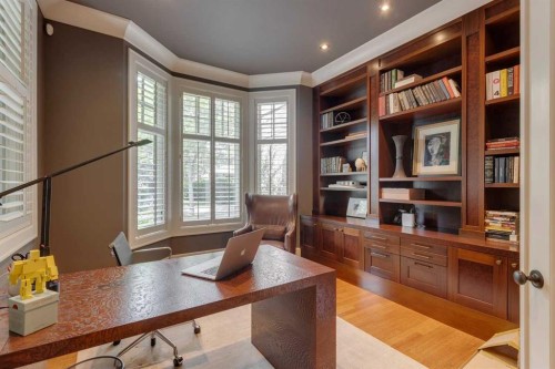 2704 Montcalm Crescent Sw, Calgary, AB - Indoor Photo Showing Office