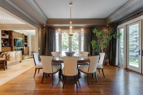 2704 Montcalm Crescent Sw, Calgary, AB - Indoor Photo Showing Dining Room
