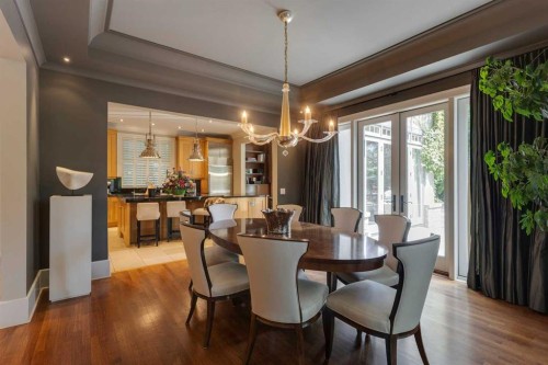 2704 Montcalm Crescent Sw, Calgary, AB - Indoor Photo Showing Dining Room