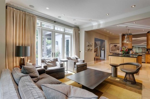 2704 Montcalm Crescent Sw, Calgary, AB - Indoor Photo Showing Living Room