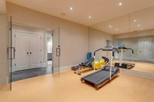 2704 Montcalm Crescent Sw, Calgary, AB - Indoor Photo Showing Gym Room