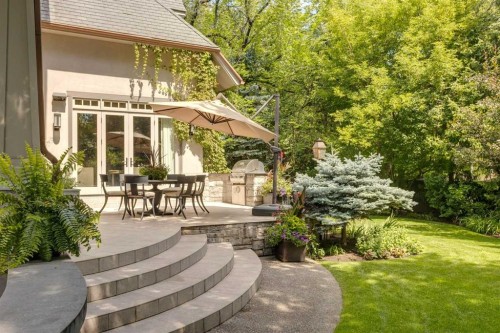 2704 Montcalm Crescent Sw, Calgary, AB - Outdoor